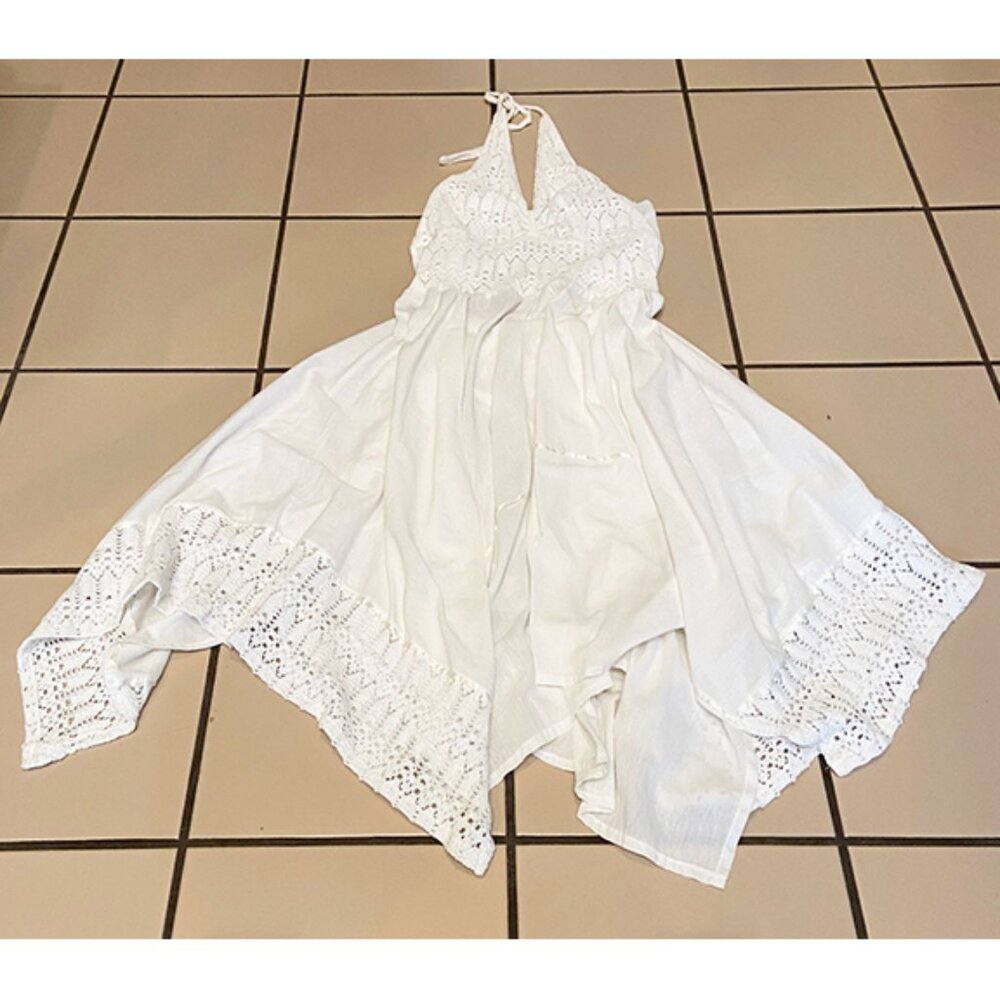 Feminine, white halter dress from Cozumel, Mexico. Size M. NEVER WORN.